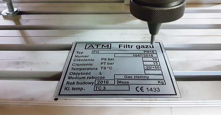 Produkcja tabliczek znamionowych